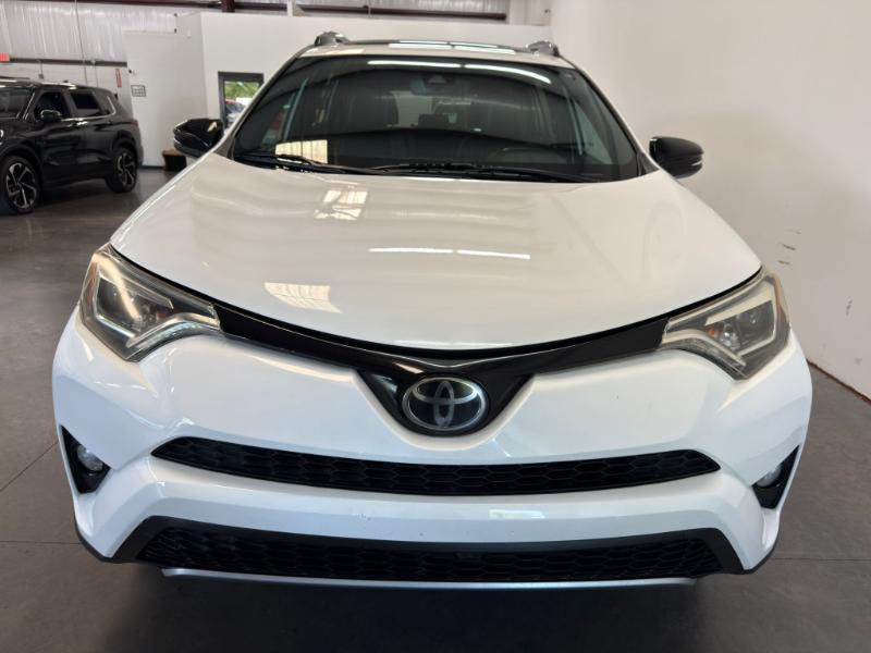 Toyota RAV4 SE FWD 2017
