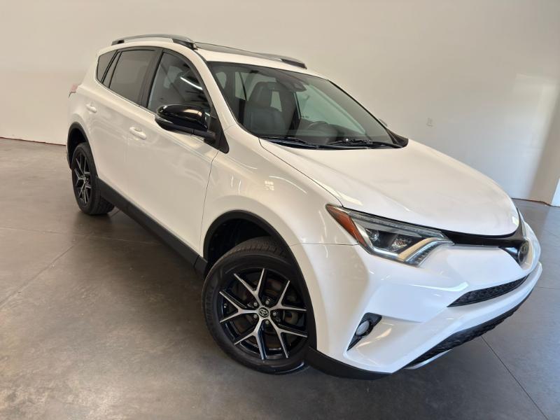 Toyota RAV4 SE FWD 2017