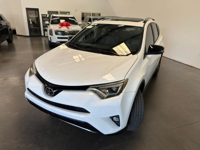 Toyota RAV4 SE FWD 2017