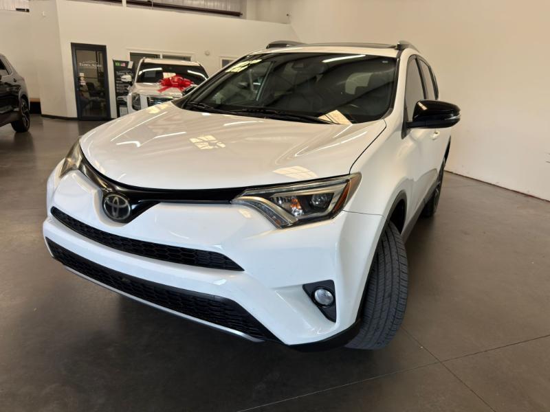 Toyota RAV4 SE FWD 2017