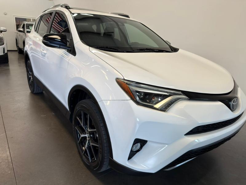 Toyota RAV4 SE FWD 2017