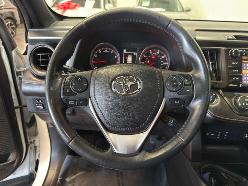 Toyota RAV4 SE FWD 2017