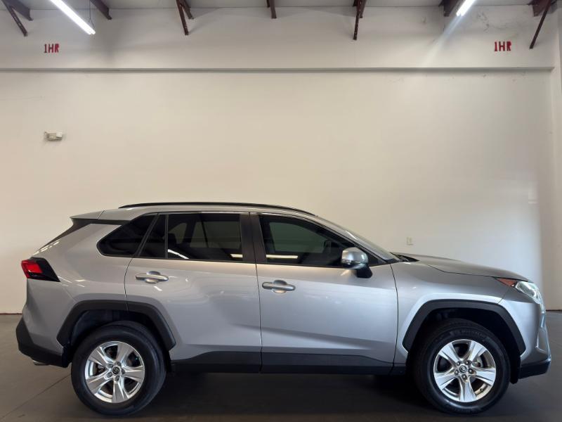 Toyota RAV4 XLE 2021