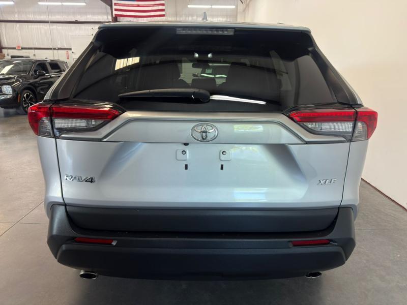 Toyota RAV4 XLE 2021