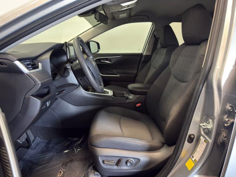 Toyota RAV4 XLE 2021