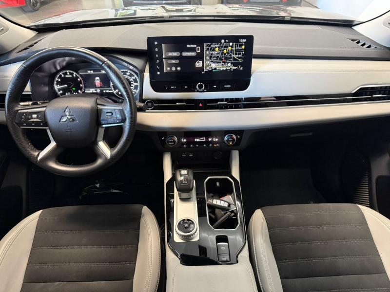 Mitsubishi Outlander SE 2WD 2025