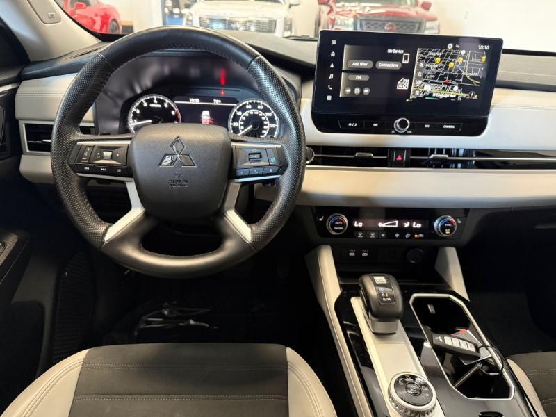 Mitsubishi Outlander SE 2WD 2025