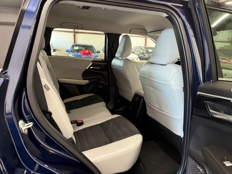 Mitsubishi Outlander SE 2WD 2025