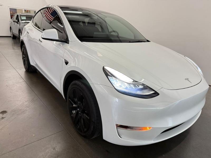 Tesla Model Y  2023