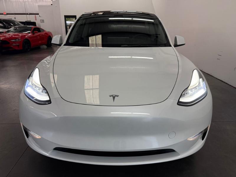 Tesla Model Y  2023
