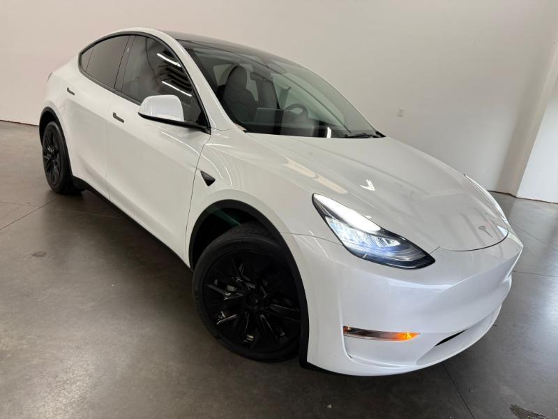 Tesla Model Y  2023