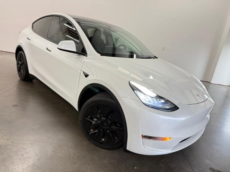 Tesla Model Y  2023