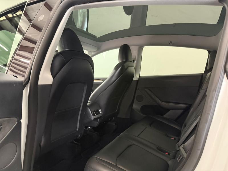 Tesla Model Y  2023