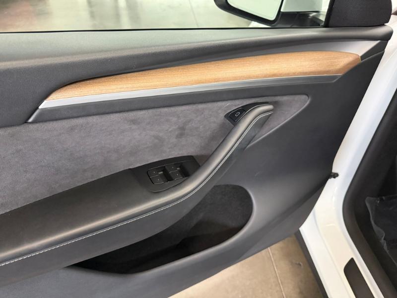 Tesla Model Y  2023