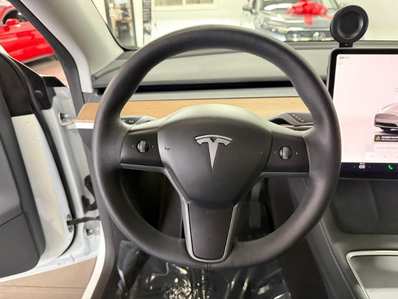 Tesla Model Y  2023