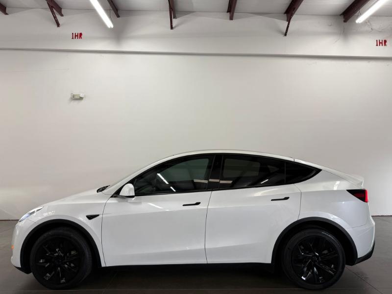 Tesla Model Y  2023