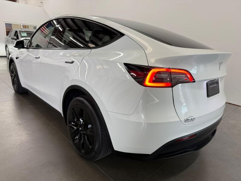 Tesla Model Y  2023