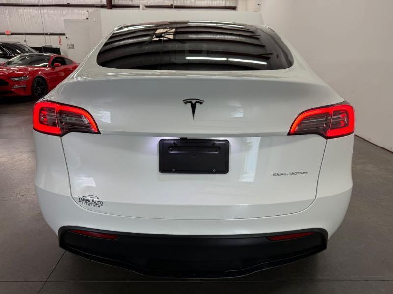 Tesla Model Y  2023