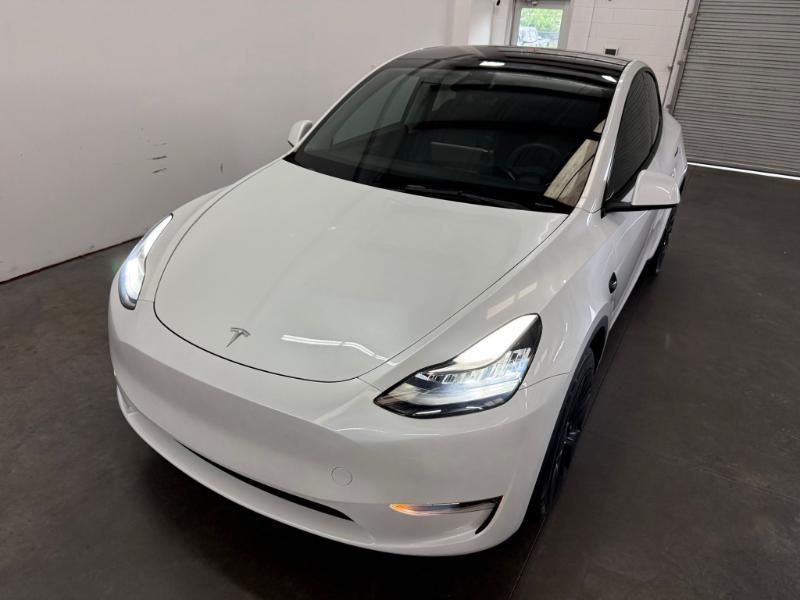 Tesla Model Y  2023