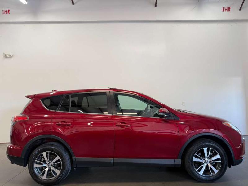 Toyota RAV4 XLE FWD 2018