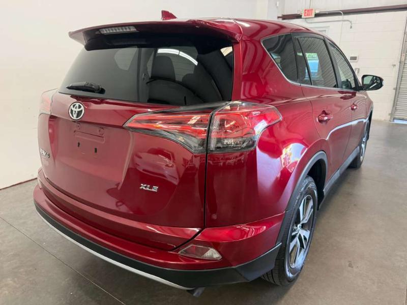 Toyota RAV4 XLE FWD 2018