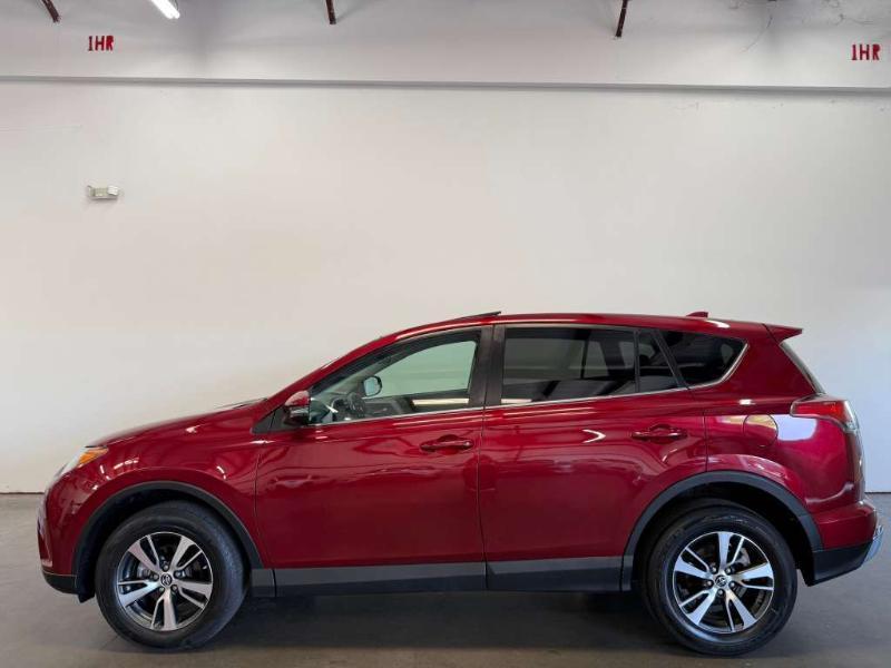 Toyota RAV4 XLE FWD 2018