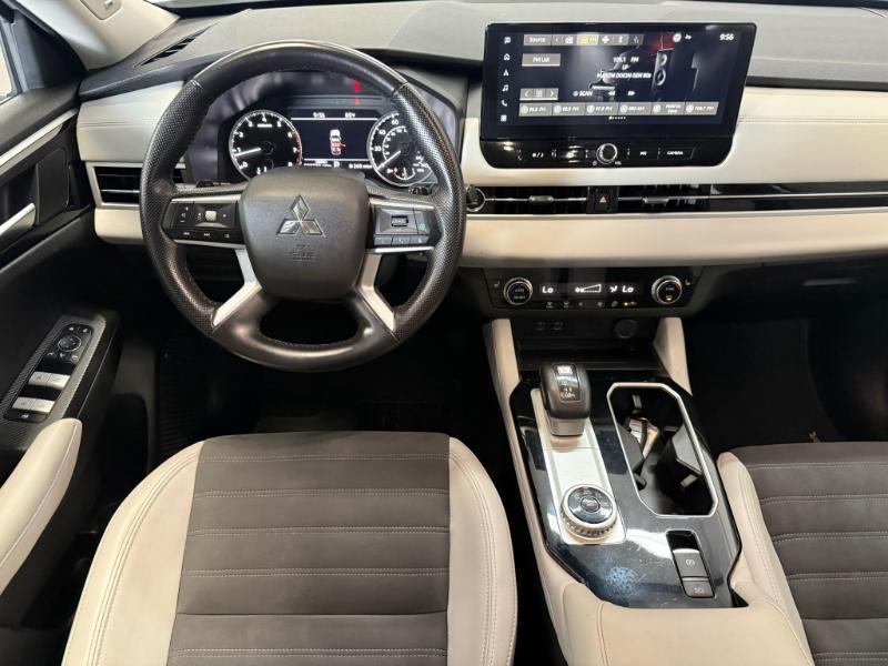 Mitsubishi Outlander SE 2WD 2025