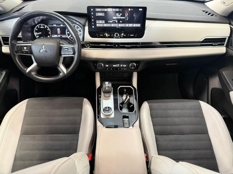 Mitsubishi Outlander SE 2WD 2025