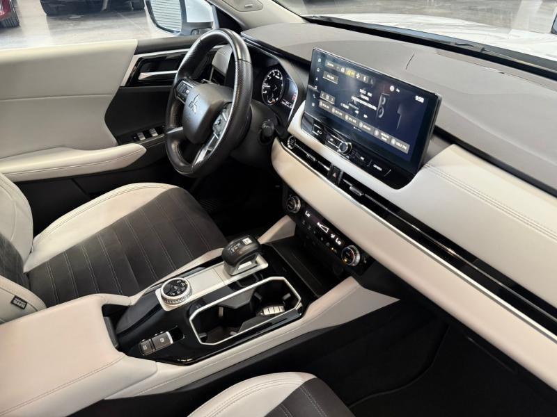 Mitsubishi Outlander SE 2WD 2025