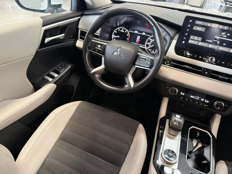 Mitsubishi Outlander SE 2WD 2025