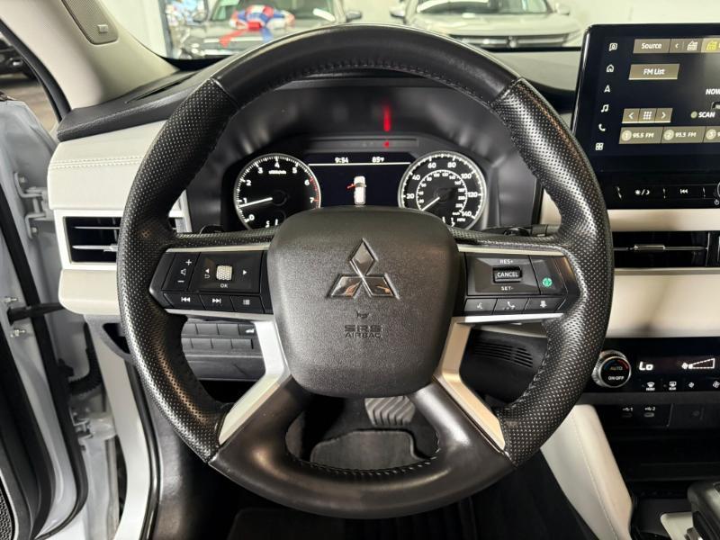 Mitsubishi Outlander SE 2WD 2025