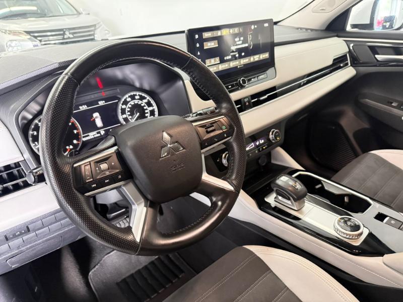 Mitsubishi Outlander SE 2WD 2025