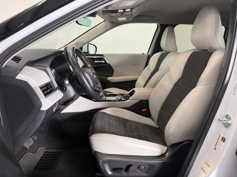 Mitsubishi Outlander SE 2WD 2025
