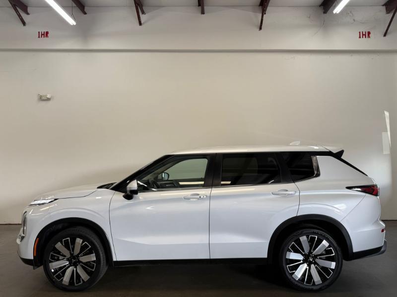 Mitsubishi Outlander SE 2WD 2025