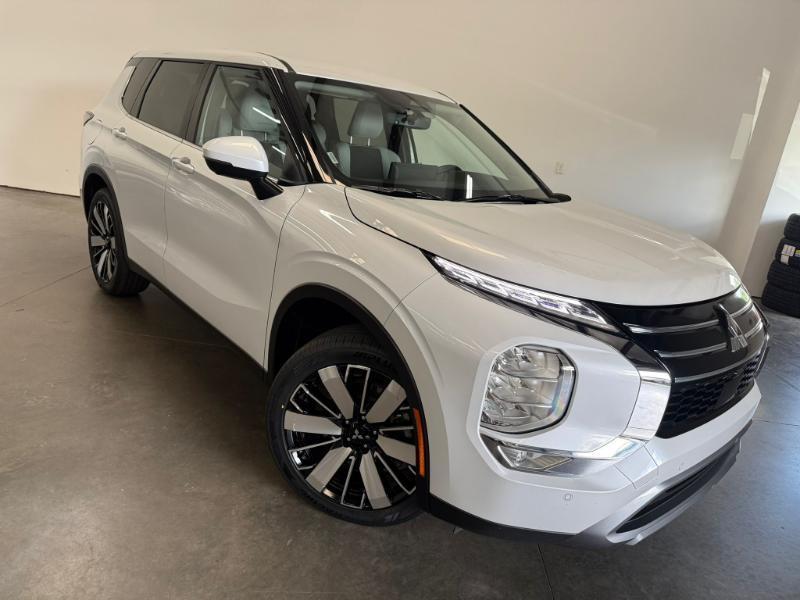 Mitsubishi Outlander SE 2WD 2025