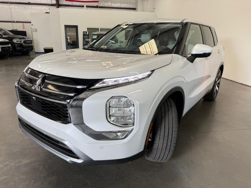Mitsubishi Outlander SE 2WD 2025