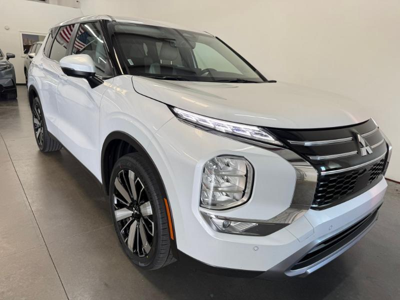 Mitsubishi Outlander SE 2WD 2025