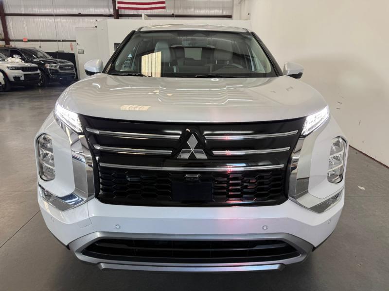 Mitsubishi Outlander SE 2WD 2025