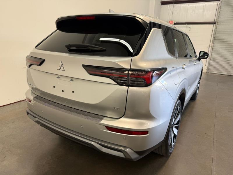 Mitsubishi Outlander SE 2WD 2025