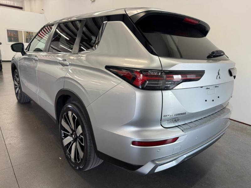 Mitsubishi Outlander SE 2WD 2025
