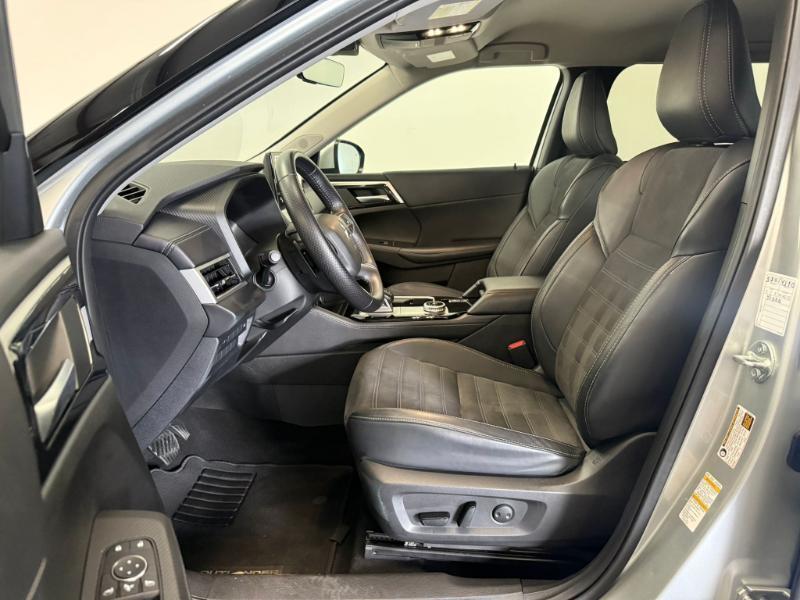 Mitsubishi Outlander SE 2WD 2025