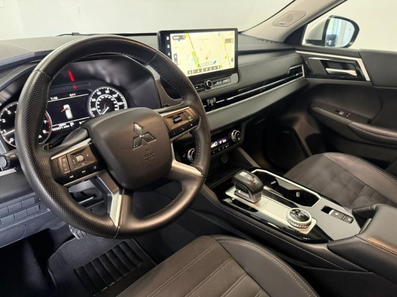 Mitsubishi Outlander SE 2WD 2025
