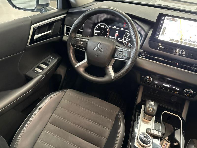Mitsubishi Outlander SE 2WD 2025