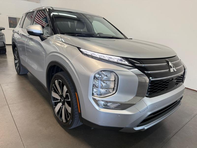 Mitsubishi Outlander SE 2WD 2025