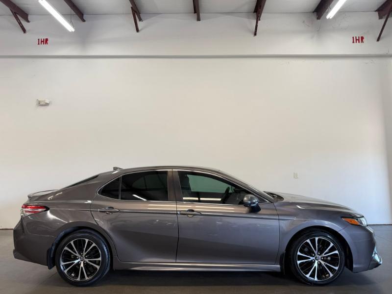 Toyota Camry XLE 2019