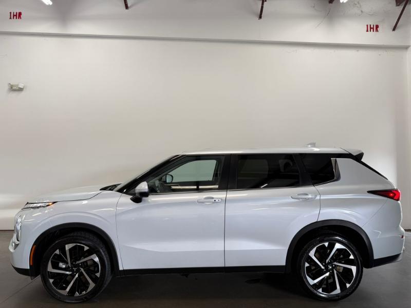 Mitsubishi Outlander SE 2024