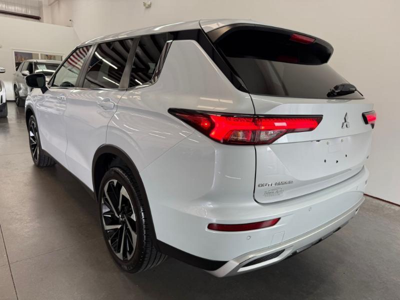 Mitsubishi Outlander SE 2024