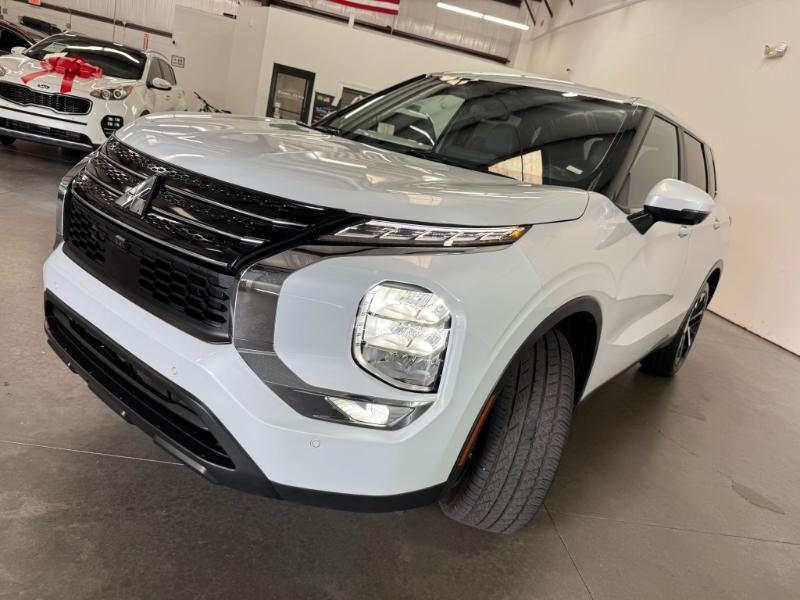 Mitsubishi Outlander SE 2024