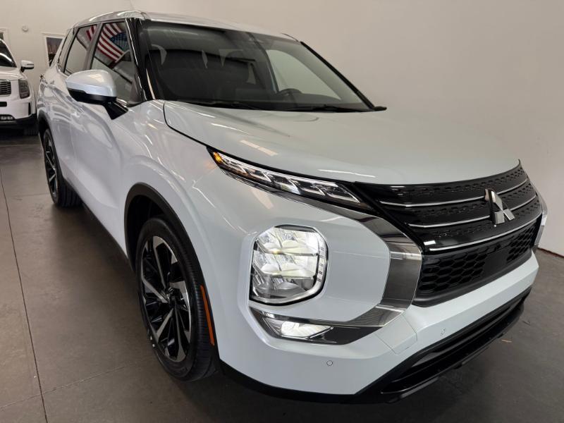 Mitsubishi Outlander SE 2024