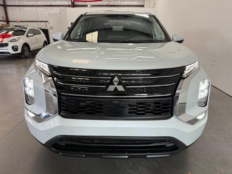 Mitsubishi Outlander SE 2024